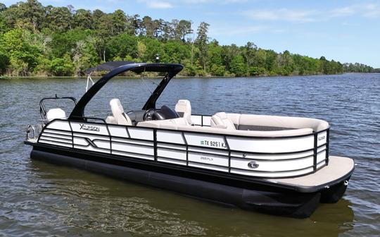 Luxury Xcursion Tri-Toon 265FLX W/300HP Mercury 10-person capacity