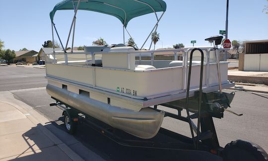 17' Sun Tracker Pontoon - Pick up in Mesa, Arizona