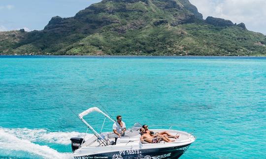 Location de bateau privé à Bora Bora sur Cap Camarat 17 pieds