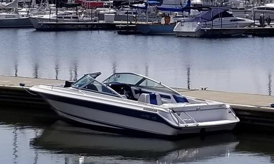 Alquiler de lancha a motor Sea Ray 210 de 23'