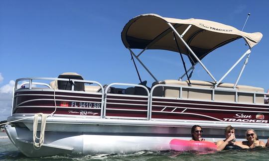 Huge Top!! Boat is located only 20 minutes to Disappearing Island and Ponce Inlet Light House.