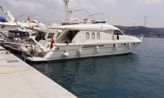 Motor Yacht Charter for 12 Person in İstanbul