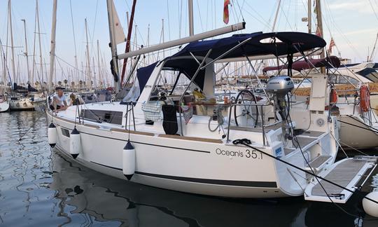 Location de monocoque de croisière Beneteau Oceanis 35.1 à Barcelone, Catalogne