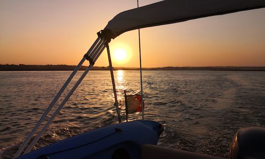 Prenez l'eau avec cette console centrale Marlin Sport de 22 pouces à Lisboa, au Portugal