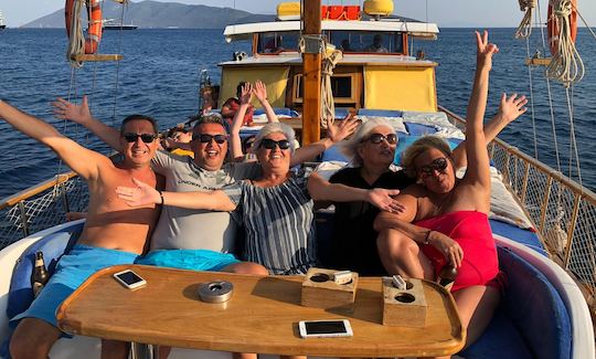 Charter privado para passeio de barco diário e semanal à vela Gulet HM em Bodrum