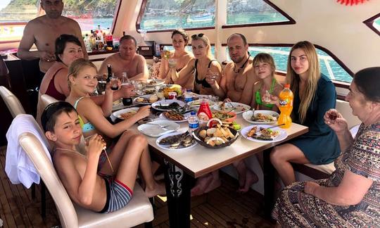 Yate privado para su viaje con familiares y amigos en Belek, Antalya