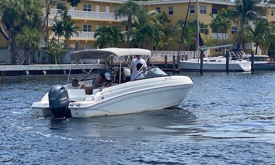 Set Sail in Style: Rent Our 23ft Rinker Q3 Bowrider for 12 People 