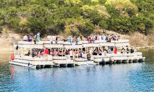 Bateau de fête Tritoon de 31 pieds pour groupes de 20 personnes à Austin