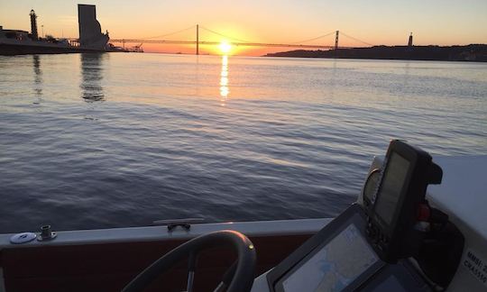 Prenez l'eau avec cette console centrale Marlin Sport de 22 pouces à Lisboa, au Portugal