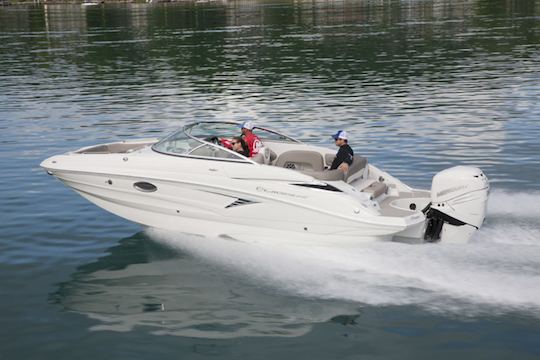 Crownline 235X Cruiser for 10 people