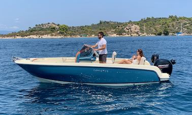 Invictus FX200, luxurious boat with License In Halkidiki