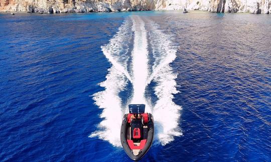 ミロス島とキクラデス諸島での特別なパワーボート体験