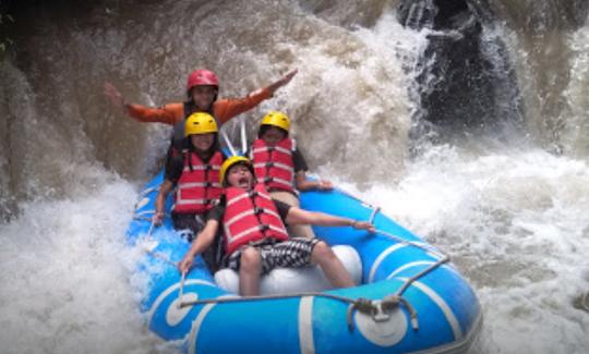 Viaje de rafting en aguas bravas de 1,5 horas en Lingsar