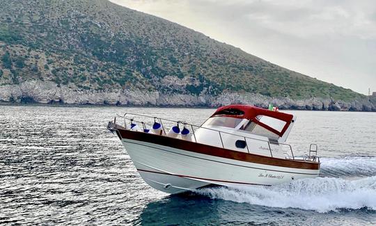 Acquamarina Gozzo de 28 pies para Capri Tour