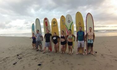 Aula de surfe com instrutor bilíngue na Província de Puntarenas, Costa Rica