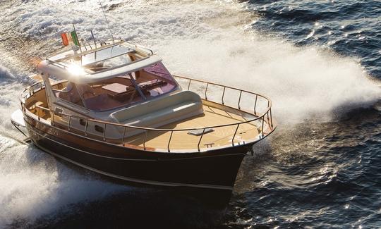 Reserva el 36 barco Hard Top Gozzo de alquiler en Piano di Sorrento, Campania