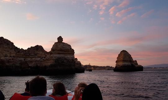 Passeio de barco privado ao pôr do sol até a Ponta da Piedade em Lagos, Algarve