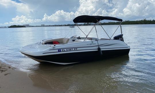 Explore Miami Beach on a 21’ Hurricane Deck Boat