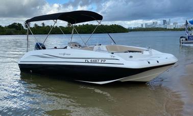 Explore Miami Beach on a 21’ Hurricane Deck Boat