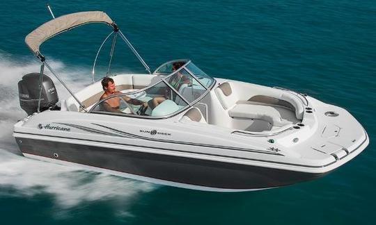 Explore Miami Beach on a 21’ Hurricane Deck Boat