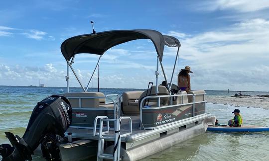 20ft Sun Tracker Party Pontoon in Clearwater Beach, Tarpon Springs, and Tampa