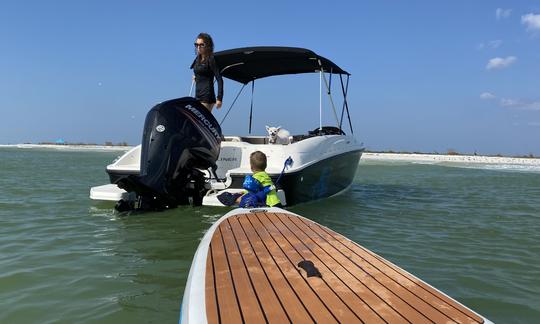 FAST AND COMFORTABLE 19ft Bayliner Deck Boat 9 PEOPLE MAX! (Weekdays 10% Off!!)