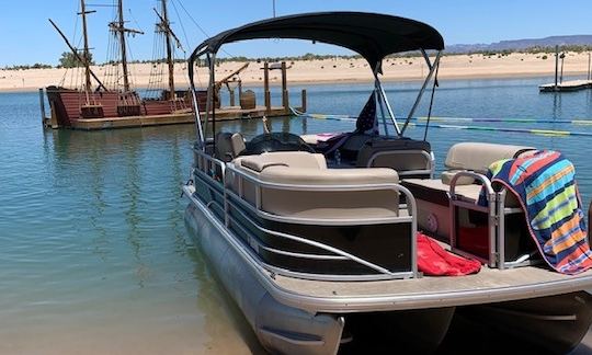 22' Party Barge XP3 Tri-toon Boat Seats 6 Max with USCG Captain!