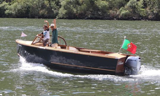 Aluguel de barcos de madeira BACO Classic em Vila Real, Portugal!