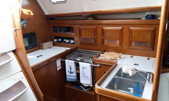 Stunning Beneteau 42 Experience in Honolulu, Oahu