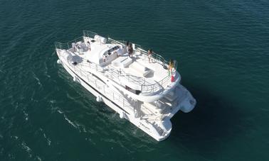 Maxi Luxury Catamarano Tour in Italy