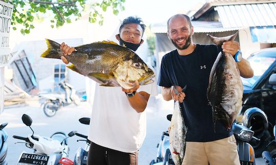 Viagem de pesca submarina em Bali com guias locais amigáveis