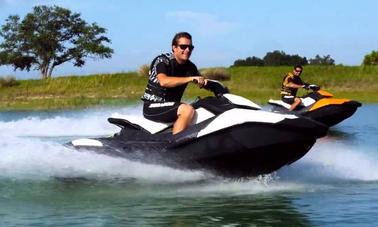 Alquiler de motos acuáticas SeaDoo Spark en el lago Tulloch