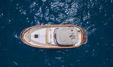 Bateau à moteur Gozzo Fratelli Aprea 32 à Sorrente, Italie