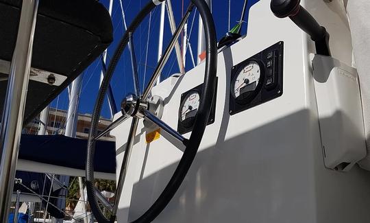 Aluguer de barco a casco no catamarã à vela Lagoon 400 de Furnari, Sicília