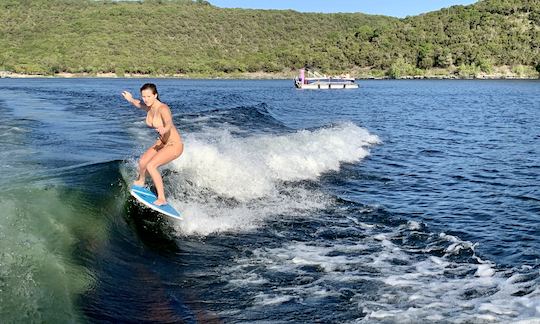 Surfez et faites du wakeboard : nos MasterCrafts sur le lac Travis !