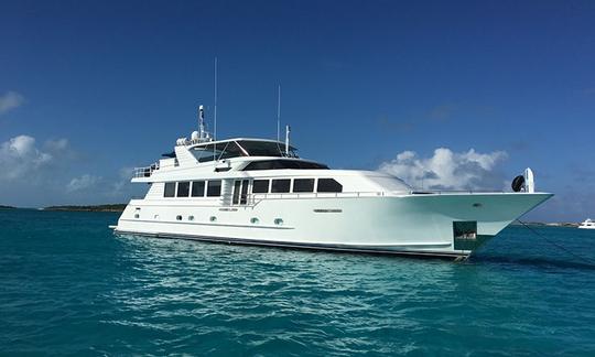 107' Broward Mega Yacht in Nassau, Bahamas