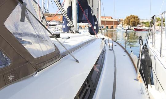 Louez un magnifique monocoque de croisière Sun Odyssey 419 à Santa Cruz de Tenerife