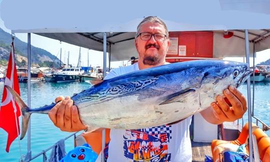 アンタルヤでの釣りと水泳ツアーをお楽しみください