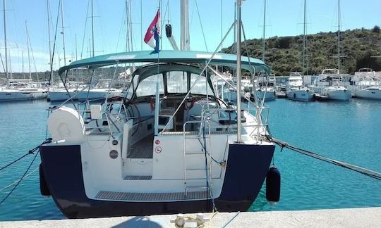 Alquile el monocasco de crucero Beneteau Oceanis 54 «Mambo» desde Kaštel Gomilica, Croacia