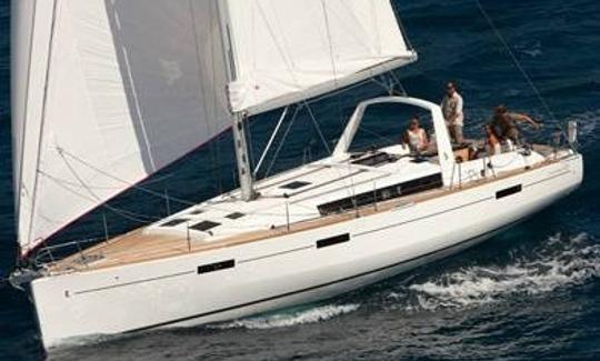 “Nesi 2" Beneteau Oceanis 45 Sailing Yacht Charter in Kastel Gomilica, Croatia