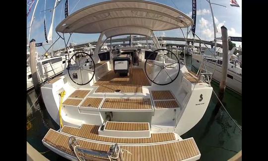 “Nesi 2" Beneteau Oceanis 45 Sailing Yacht Charter in Kastel Gomilica, Croatia