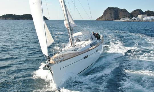 “Nesi 2" Beneteau Oceanis 45 Sailing Yacht Charter in Kastel Gomilica, Croatia