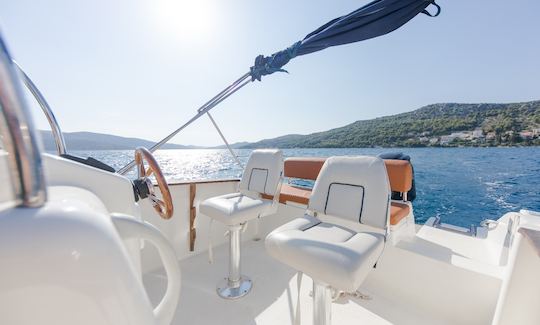 Mingolla Brava-22 Boat Charter in Trogir, Croatia