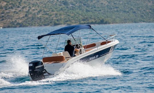 Mingolla Brava-22 Boat Charter in Trogir, Croatia