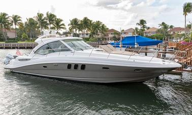 Yacht à moteur de luxe Sea Ray Sunseeker 52 à West Palm Beach en Floride