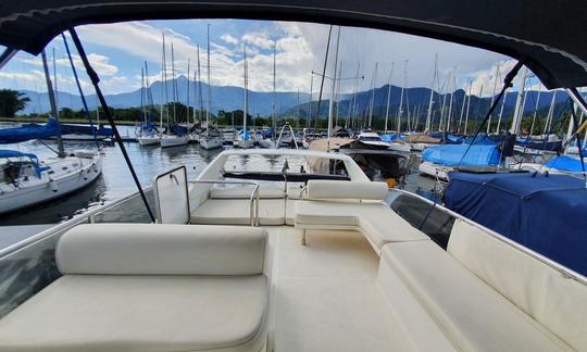 Charter Ferretti 43' Fly in Angra dos Reis, Rio de Janeiro