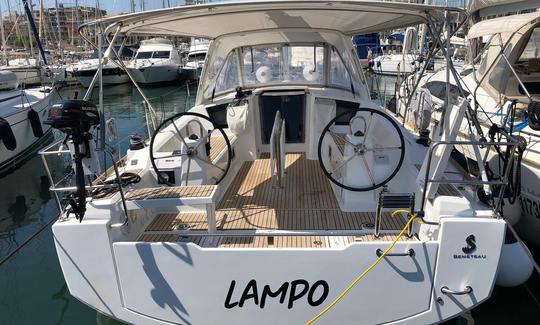 Alugue um monocasco à vela “Lampo” Oceanis 38.1 de 38 pés em Nettuno, Itália