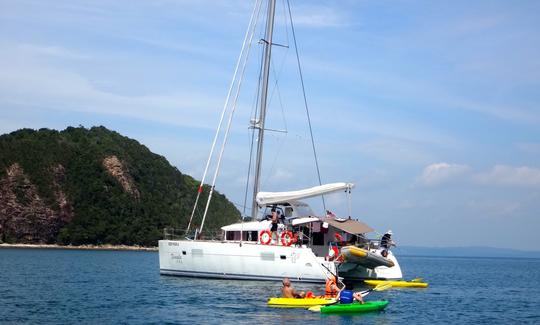 Vacances à la voile avec nuitée à bord d'un catamaran à voile Lagoon 400 à Singapour