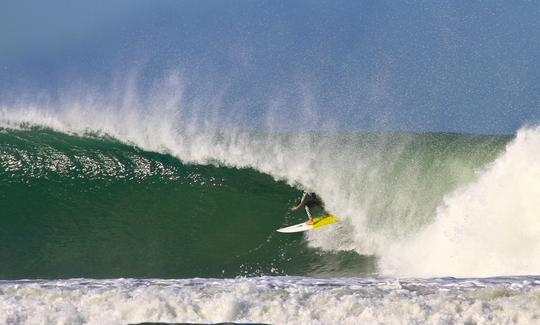 Leçon de surf privée à Espinho, Aveiro