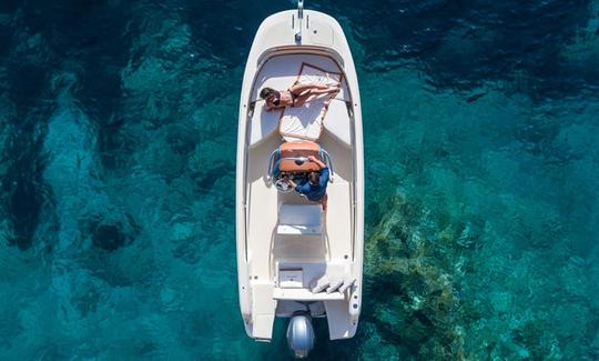 Hire Invictus FX 200 Powerboat in Cala D'or, Illes Balears